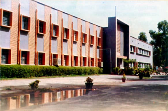 Regional Institute of Education - [RIE]